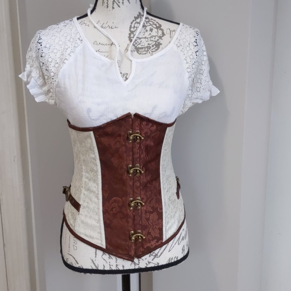 Amazing Corset - Picture 2 of 12